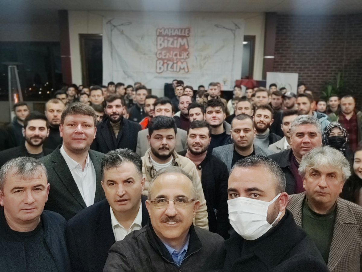 İl Başkanımız <a href="/KSurekli/">Kerem Ali Sürekli 🇹🇷</a> ile birlikte Kınık İlçemizde genç kardeşlerimiz ile bir araya geldik. 

Delez Yaşam Vadisi, AK Parti’nin sosyal belediyecilik anlayışının güzel bir örneği.

Gençlerimiz böyle güzel mekânları ve ilgiyi hak ediyorlar.  <a href="/drdogruer/">Dr.Sadık Doğruer 🇹🇷</a> 

#Hedef2023