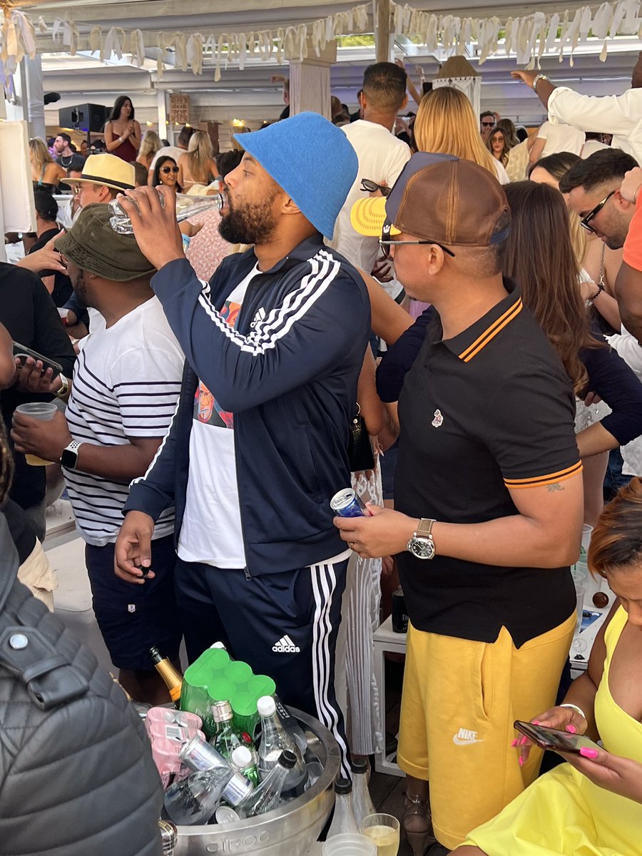 hopezin61190's tweet photo. @TKmashabane is this you? In the white t? https://t.co/SRLh3nDhAk