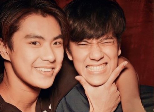 ohmcutie's tweet photo. สวัสดีปีใหม่ที่รักของฉัน555+ @mynameisnanon ❤️
#HappyNewYear2022 https://t.co/YbA8n7Z2fZ