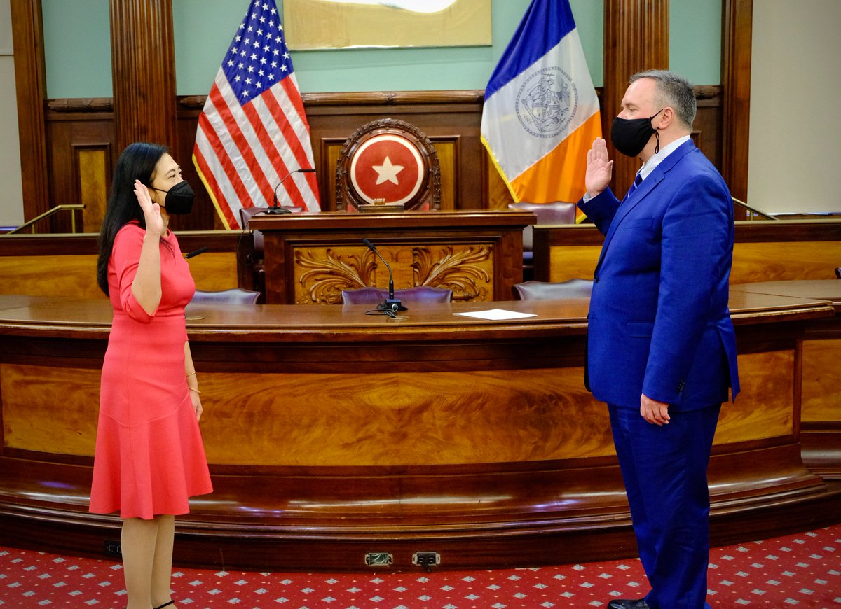 SandraForNY1's tweet photo. It was an incredible honor to be sworn in today as the next City Councilwoman of District 20. I'm humbled by the trust my fellow voters have placed in me and excited to continue working alongside my neighbors to ensure that our community is one where everyone can and will thrive. https://t.co/foQN5lgpQK