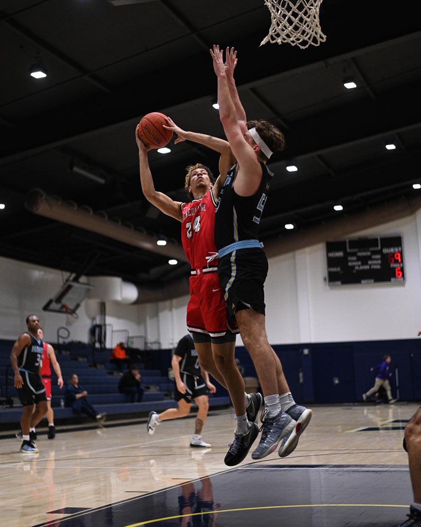 REDHAWKS WIN! 🅱️🏀 

BenU takes down San Diego Christian, 79-76!

J. Small | 26 pts, 5 ast, 4 reb
T. Carolina | 16 pts, 3 ast, 10 reb
T. Fernstrom | 10 pts, 3 reb
S. James | 10 pts, 3 ast, 6 reb
T. Crawford | 7 pts, 6 reb, 3 blk