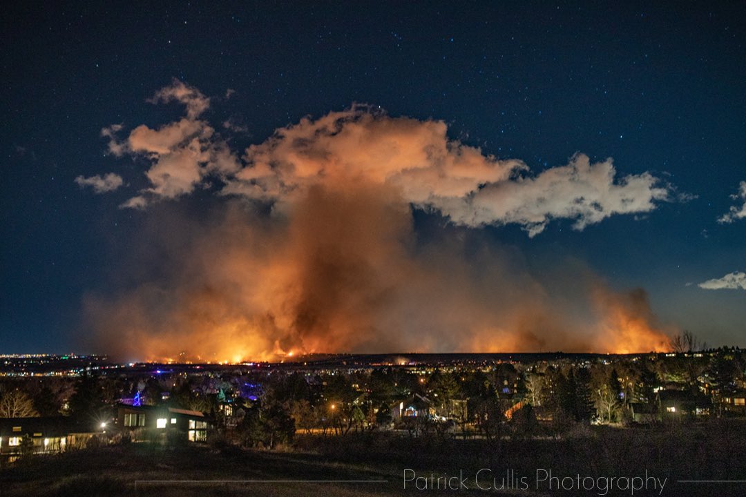 The Marshall and Middle Fork burning in Superior and Louisville, Colorado. View from South Boulder. #Louisvillefire #coloradofire #boulderfire