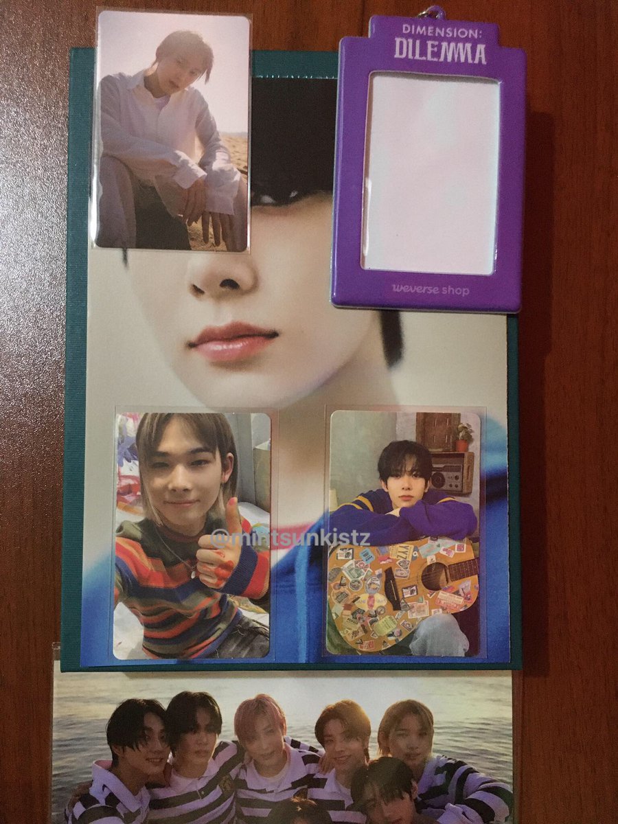 mintkswz's tweet photo. - 📩 

D:D albums finally arrived! tysm @seoulstph for the another successful transaction w Enha ^^ ur shop never disappoints po, thank u for the lots of freebies although hindi siya kasama sa pic., so hapiiiii w my pullsssss 😭❤️until next time! 

#fromseoulstreetph https://t.co/rthGeJ3XDL