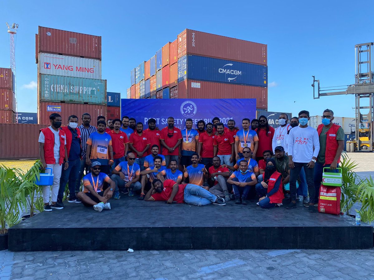 Portmv's tweet photo. #PortSafetyWeekRun: As the run concluded, CEO Shahid Ali & Chairman Capt. Mohamed Shareef awarded the winners of both men and women categories. MPL donated the fund rasied on jersey sale to #ARCmv. https://t.co/a6Hg93AViD