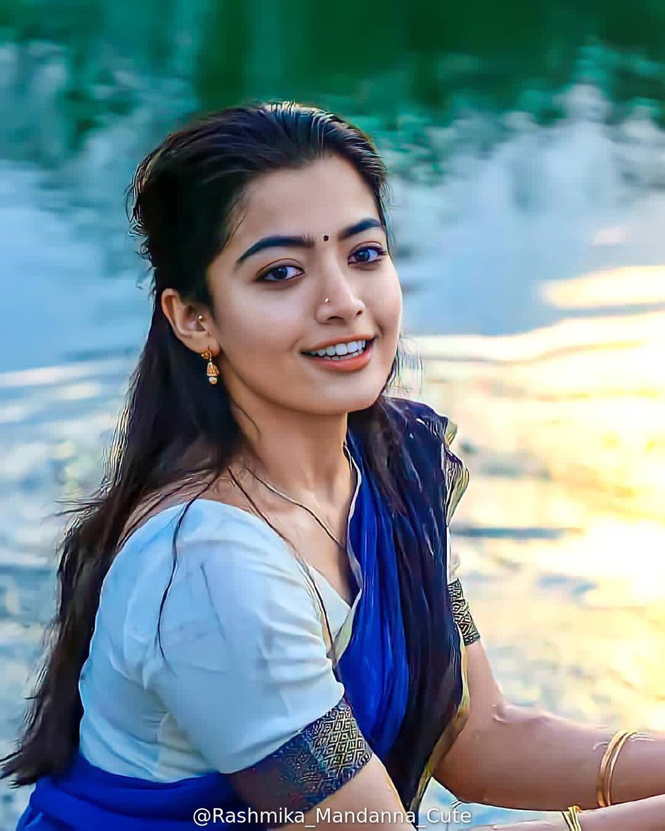 RMFATN's tweet photo. 💕 My Happiness is Seeing Your Cute Smile...😃 Dear Smiley @iamRashmika ♥️

 #RashmikaMandanna 
#5GloriousYearsOfRashmika https://t.co/QhCLyTkCdO
