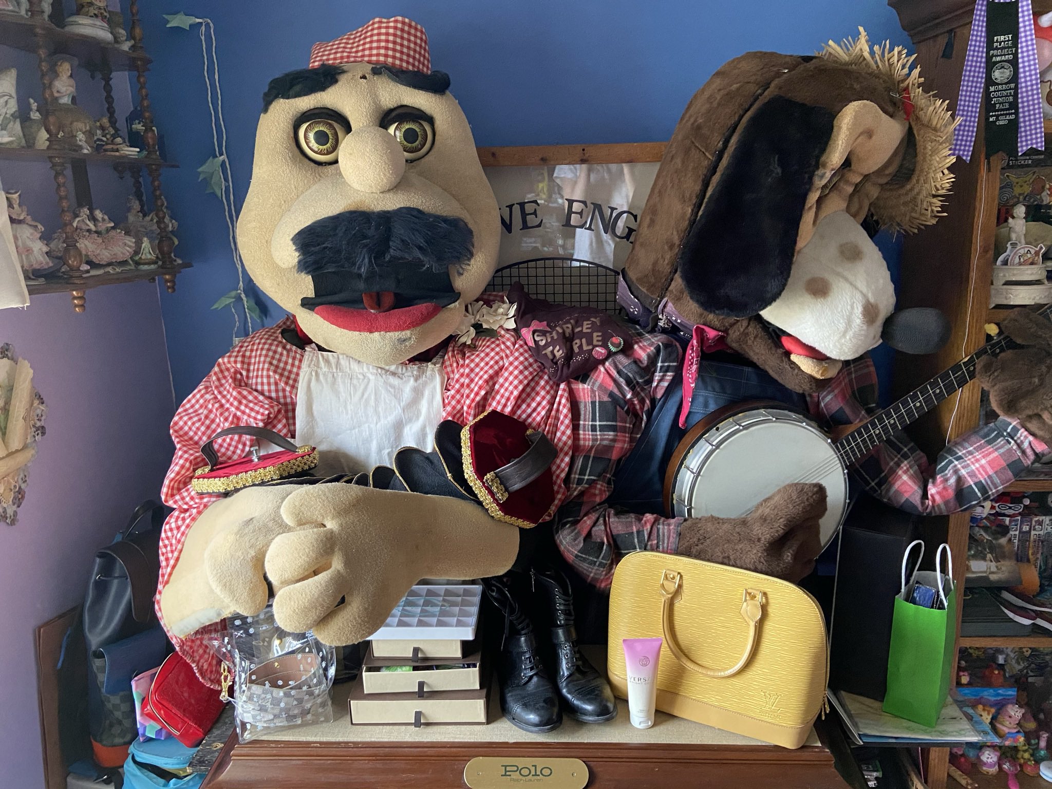 Chuck e cheap cheese jasper plush