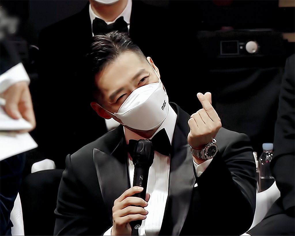 ClassicxBlue's tweet photo. 211230 MBC 연기대상
#남궁민 https://t.co/z7RY2o9W7K