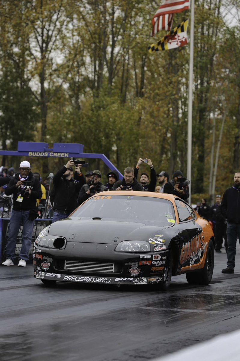 tacoboutpics's tweet photo. if you see a Supra without a full headlight, be scared https://t.co/pgLdhVUml2