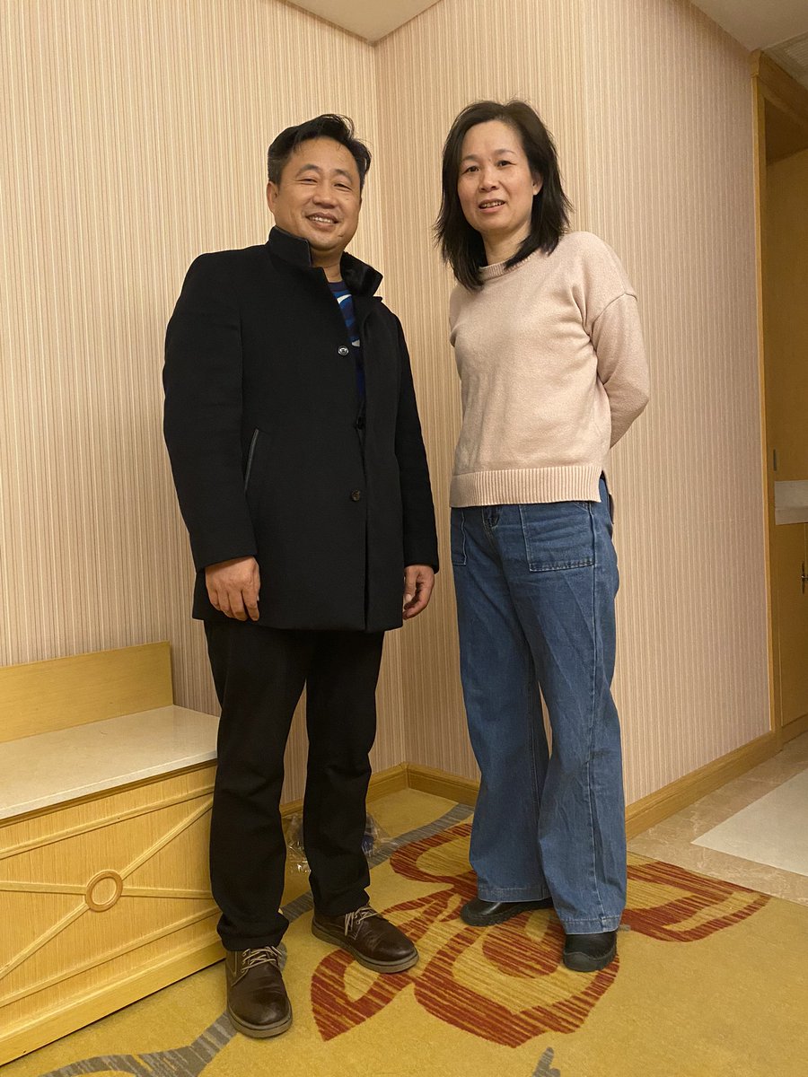 xieyang911's tweet photo. 今天，2021年12日31日，以侠客著称的人权律师覃永沛在南宁市中级人民法院接受“审判”。今天的正与邪的对抗将会异常惨烈！公权力的报复在所难免。为了心中的那份执念，请帮帮他的家人。微信收款码随图奉上。同时，你也可以通过她夫人微信（微信号：19117510932）提供帮助。谢阳在广西南宁向你磕谢！ https://t.co/43pdTMXe0D