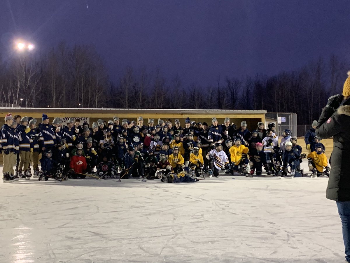 NatalieNoury's tweet photo. Skate with the Hawks!! @HAHA_Hockey hit their outdoor rinks after their 6-2 win tonight for a community skate with some local kids.. more tonight on @KQDS_FOX21 🥅🏒 https://t.co/z4HJ8rBWcK