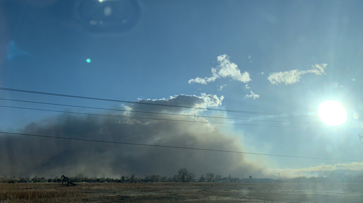 JnPitt's tweet photo. Saying goodbye to 2021 with a late December grass fire in Boulder County. #weneedsnow https://t.co/FsrxaHGNtx