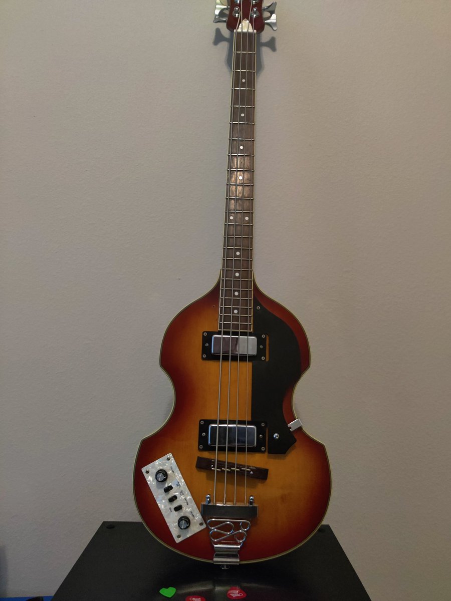 SuperEgg26's tweet photo. !!!NEW DLC FIGHTER INCOMING!!!
Introducing Paula Hofner the Bass!
Got myself a new Bass a few days, but I had to convert it to a right hand bass, but I'm in love with it. No wonder Paul McCartney played this thing for 50 years or so.
#bassguitar #bass #guutar https://t.co/GQRjdq5XIN