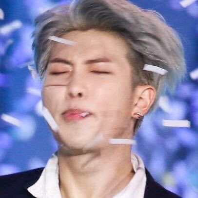 92tokyo's tweet photo. momentos em que a rap line foi 'atacada' por confetes kkkkkkk💓: https://t.co/WzyfvL8JSF