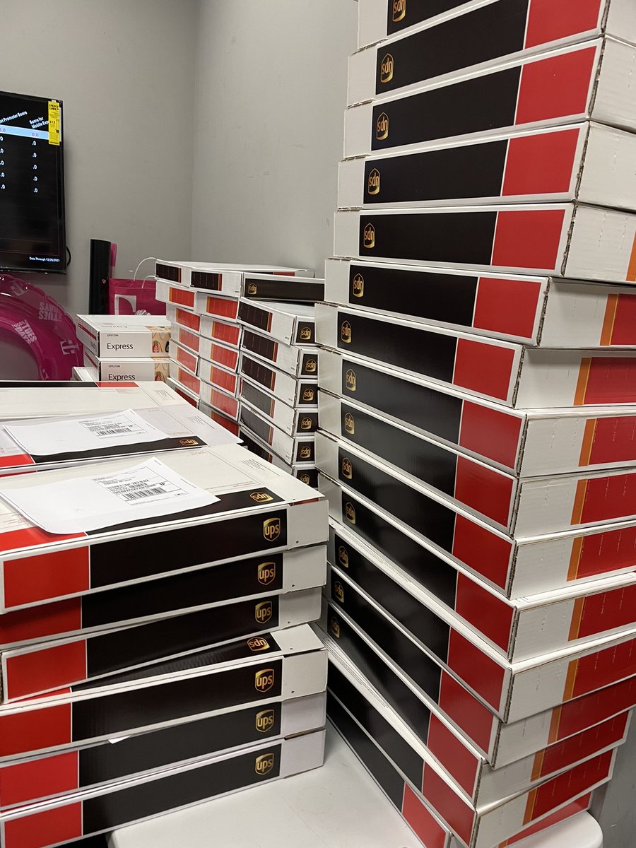 onlythebestteam's tweet photo. Amazing company @Arch_Telecom  keeping all there staff safe. It was such a pleasure boxing Covid Test Kit for al of our location. As Covid rises Arch is keeping staff safe. Great Job Arch. @AlexGhai @TMobile https://t.co/X75ZilKCRM
