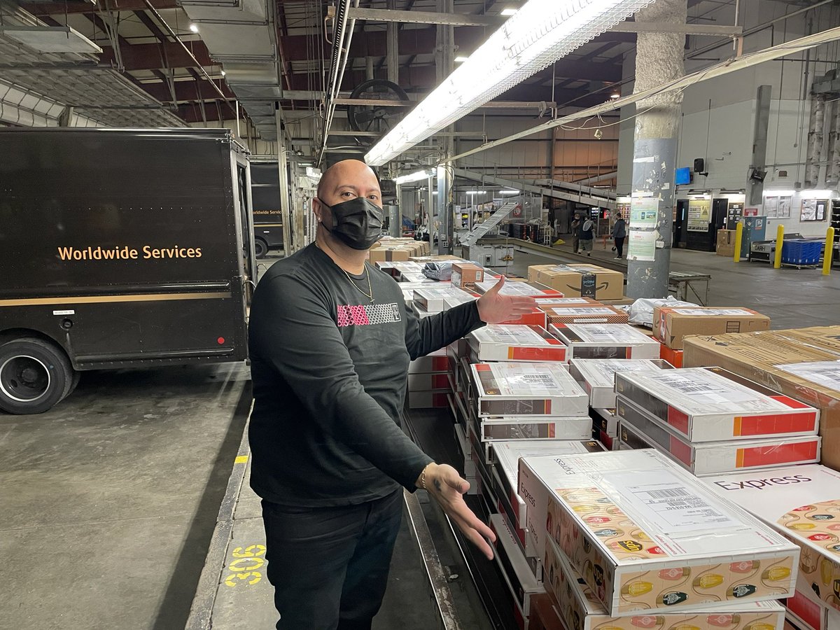 onlythebestteam's tweet photo. Amazing company @Arch_Telecom  keeping all there staff safe. It was such a pleasure boxing Covid Test Kit for al of our location. As Covid rises Arch is keeping staff safe. Great Job Arch. @AlexGhai @TMobile https://t.co/X75ZilKCRM