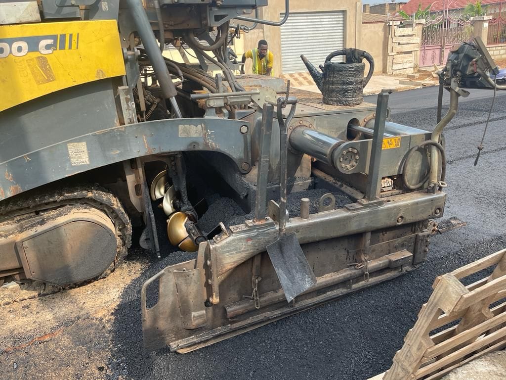 date_africa's tweet photo. 🇬🇭Ghana : Upgrade and asphalting of NY I Avenue and its adjoining sections of the Batsona-Spintex road under the year of roads initiative. 
#utdainfo #utdaghana #utdaasphalting #utdabatsona_spintex_road #utdaroad #utdaupgrade https://t.co/LnUE4AjNOH