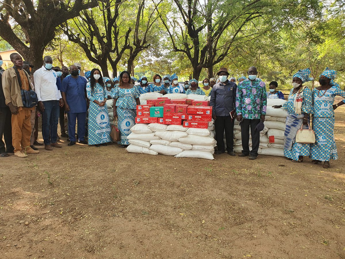 AbiraBonfoh's tweet photo. Dons de 15 tonnes de riz, et autres vivres...
#MerciFEG#
@FEGnassingbe 
@AbiraBonfoh 
@DeputesUnir https://t.co/mUn1ZGOjfV