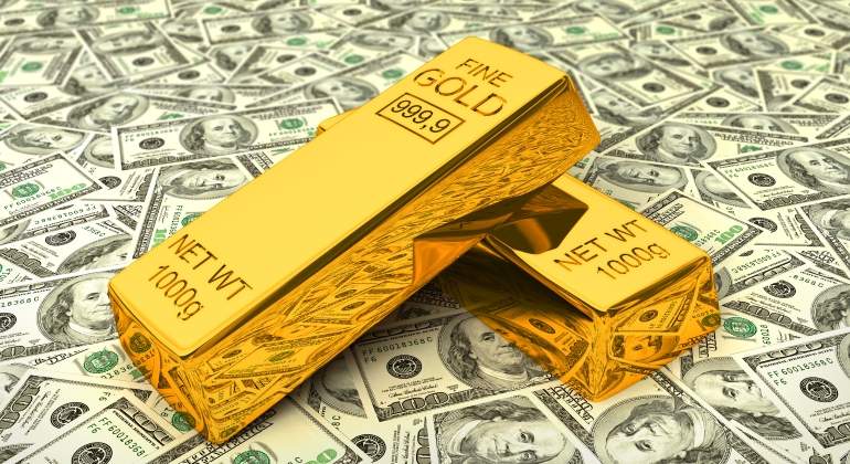 Ahora, para poner en perspectiva: el dólar como lo conocemos hoy en día tiene tan sólo 50 años. El actual dolar sin respaldo en oro, nació el 15 de agosto de 1971 con el quiebre del patrón oro en el acuerdo de Bretton Woods, no es que existe desde hace tanto tiempo.