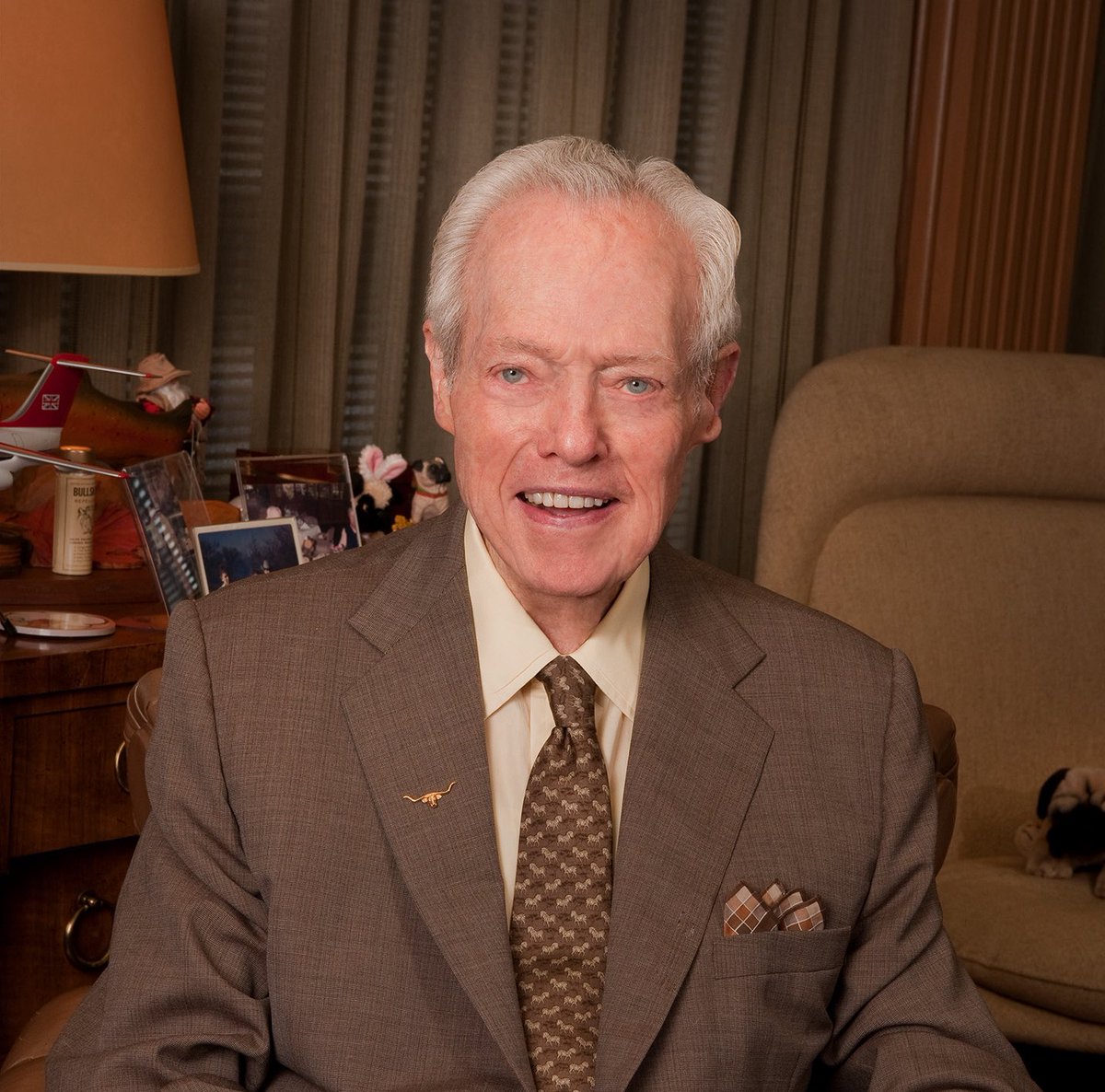 MoncriefCancer's tweet photo. We are deeply saddened by the passing of Tex Moncrief. He was an infinitely generous man who was committed to serving our community. We are forever grateful for his friendship, support, and service to Moncrief Cancer Institute and UT Southwestern Medical Center. https://t.co/6kQdwZm1mR