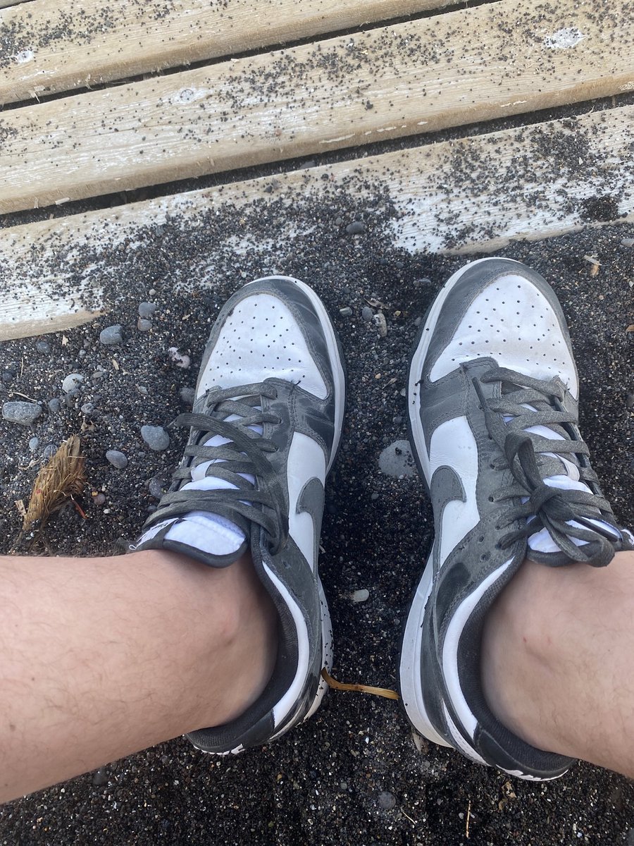 neonwx's tweet photo. @Reynoldswashed I know I have a pair that I go to the beach with https://t.co/yZdRZorUV9