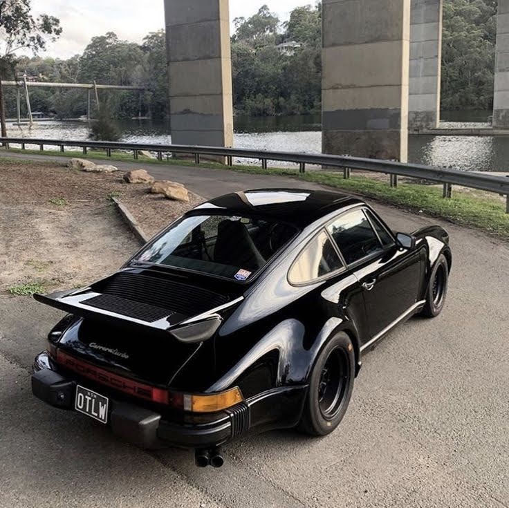 oliveri_pablo1's tweet photo. Super Black #Porsche 🖤 https://t.co/dTkYHxRI7q