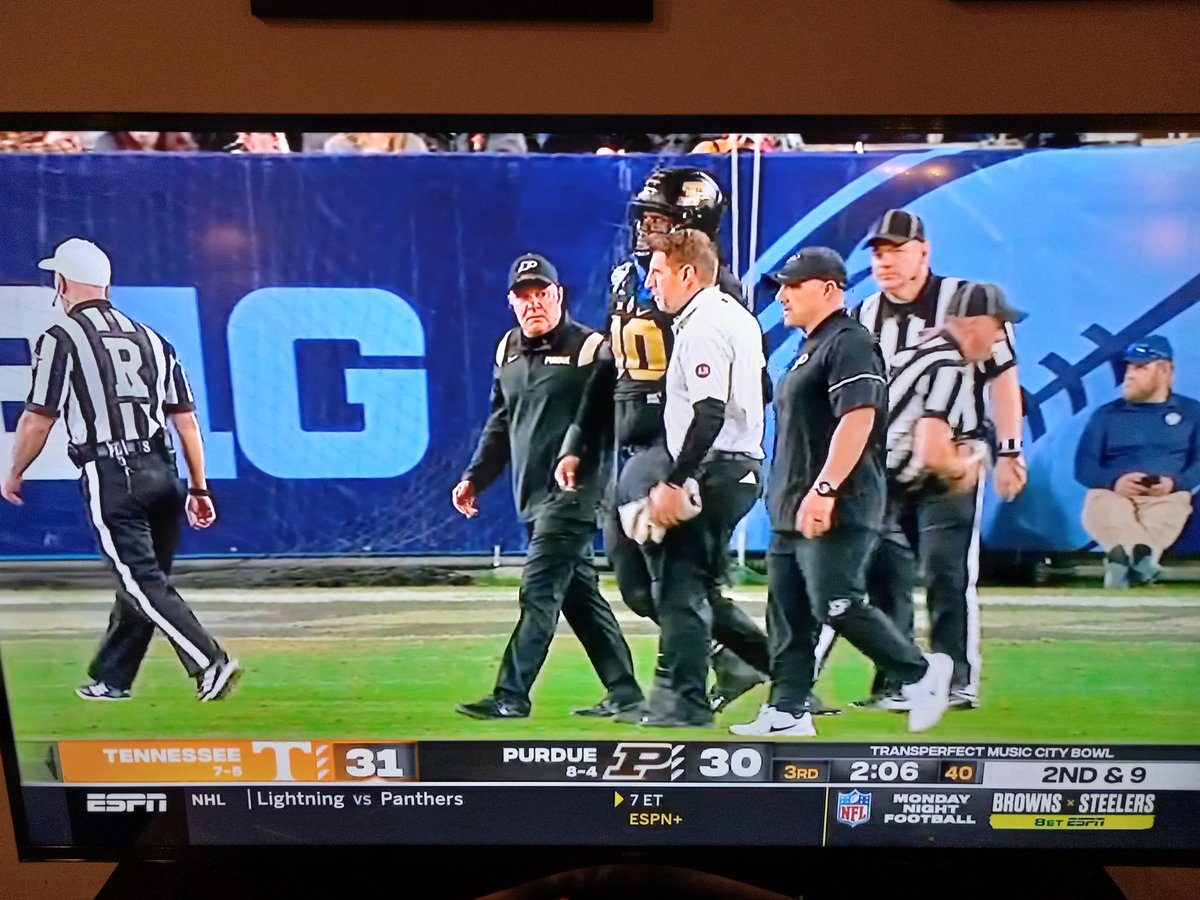 Jason Quigg (@jason_quigg) on Twitter photo <a href="/Doug_Boersma/">Douglas Boersma</a> <a href="/BoilerFootball/">Purdue Football</a> <a href="/PurdueSports/">Purdue Athletics</a> <a href="/Boilers_ATC/">Purdue Sports Medicine</a> <a href="/ashlynboersma/">ashlyn boersma</a> <a href="/EmmaBurley/">Emma Burley</a> <a href="/Krazzledazzle16/">nicole kraz</a> So awesome watching my childhood friend do such am amazing job on the big stage. Super proud of you <a href="/Doug_Boersma/">Douglas Boersma</a>. #BoilerUp #Boilermakers <a href="/Doug_Boersma/">Douglas Boersma</a> <a href="/BoilerFootball/">Purdue Football</a> <a href="/PurdueSports/">Purdue Athletics</a> <a href="/Boilers_ATC/">Purdue Sports Medicine</a> <a href="/ashlynboersma/">ashlyn boersma</a> <a href="/EmmaBurley/">Emma Burley</a> <a href="/Krazzledazzle16/">nicole kraz</a> So awesome watching my childhood friend do such am amazing job on the big stage. Super proud of you <a href="/Doug_Boersma/">Douglas Boersma</a>. #BoilerUp #Boilermakers