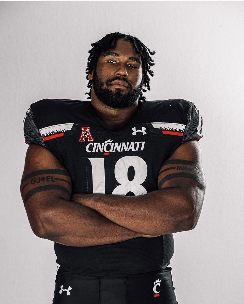 Good luck to 2019 Walnut Hills Graduate, Jowon Briggs, Defensive Lineman for the University of Cincinnati who will be heading to the College Football Playoffs and taking on Alabama in the Cotton Bowl. We’re cheering you on, Jowon! #18 <a href="/JowonBriggs/">Jowon M. Briggs</a>