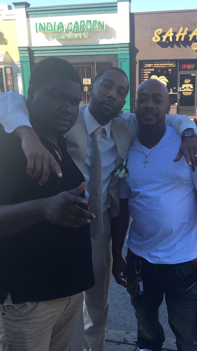 Legendary_Dave_'s tweet photo. This shit hurt 3 brothers gone…just lost another cousin on his brothers bday who is gone as well
I’m hurt man 🥺🙏🏾🕊
#RIPDomo https://t.co/oX0IrWu4TD