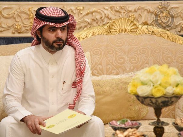 twxx70's tweet photo. رجل المرحله العاشق النصراوي الاصيل عبدالله العمراني بعد تعيينه قرابة الشهر نائب لـ رئيس النصر النصر داخل الملعب قوي وخارج الملعب ياخذ حقه باذن الله القادم اقوى 🙏🏿💛💙 https://t.co/8WN0MQCIGl