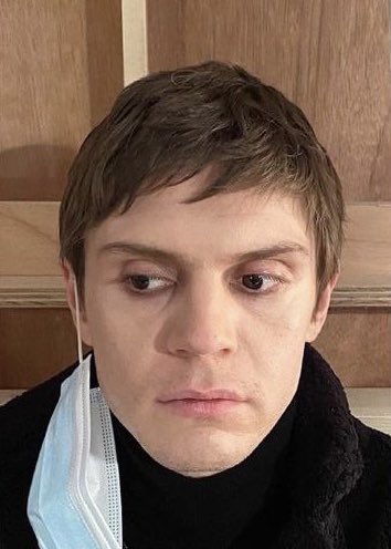 hourIydf's tweet photo. Evan Peters as Austin Sommers behind the scenes for Red Tide! https://t.co/Tj1iMZ2M7y