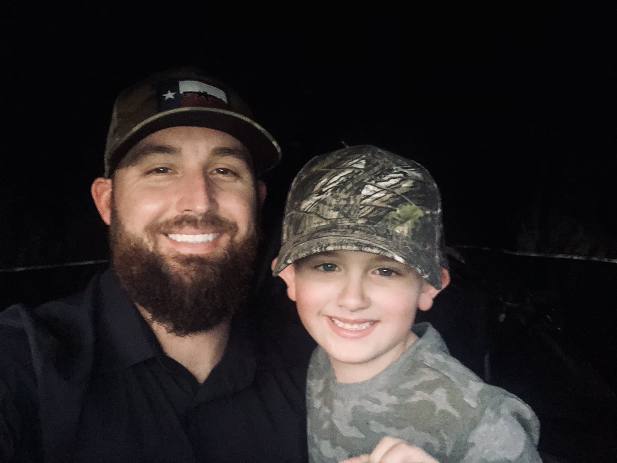 coachprburkhead's tweet photo. Iโm the worldโs worst deer hunter. The whole sitting still and quiet is hard for me, but nonetheless itโs a lot more fun with this guy! #DucksAreBetter #BeauRyne https://t.co/cGxoKtcYx1