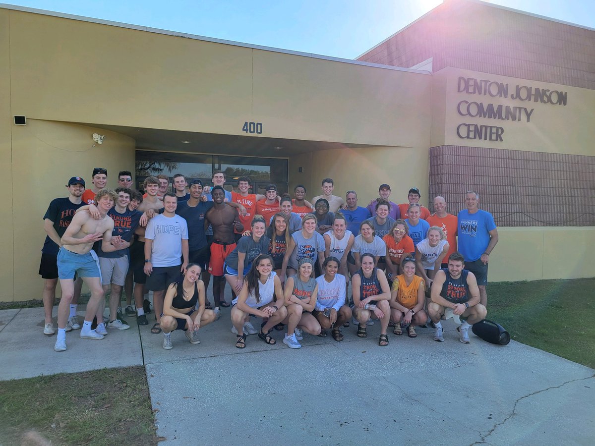 coachmitch44's tweet photo. What a week in FLA for @Hope_Basketball &amp; @HopeCollegeWBB 3-0 on the ct, Privileged today to paint the Denton Johnson Comm Center,   in Historic Eatonville. Blessed w/ an inspiring message from Eatonville Mayor Eddie Cole. Now time for Magic v Bucks! #GoHope ⚓️🏀✊🏼 https://t.co/SHFzqtYUzA