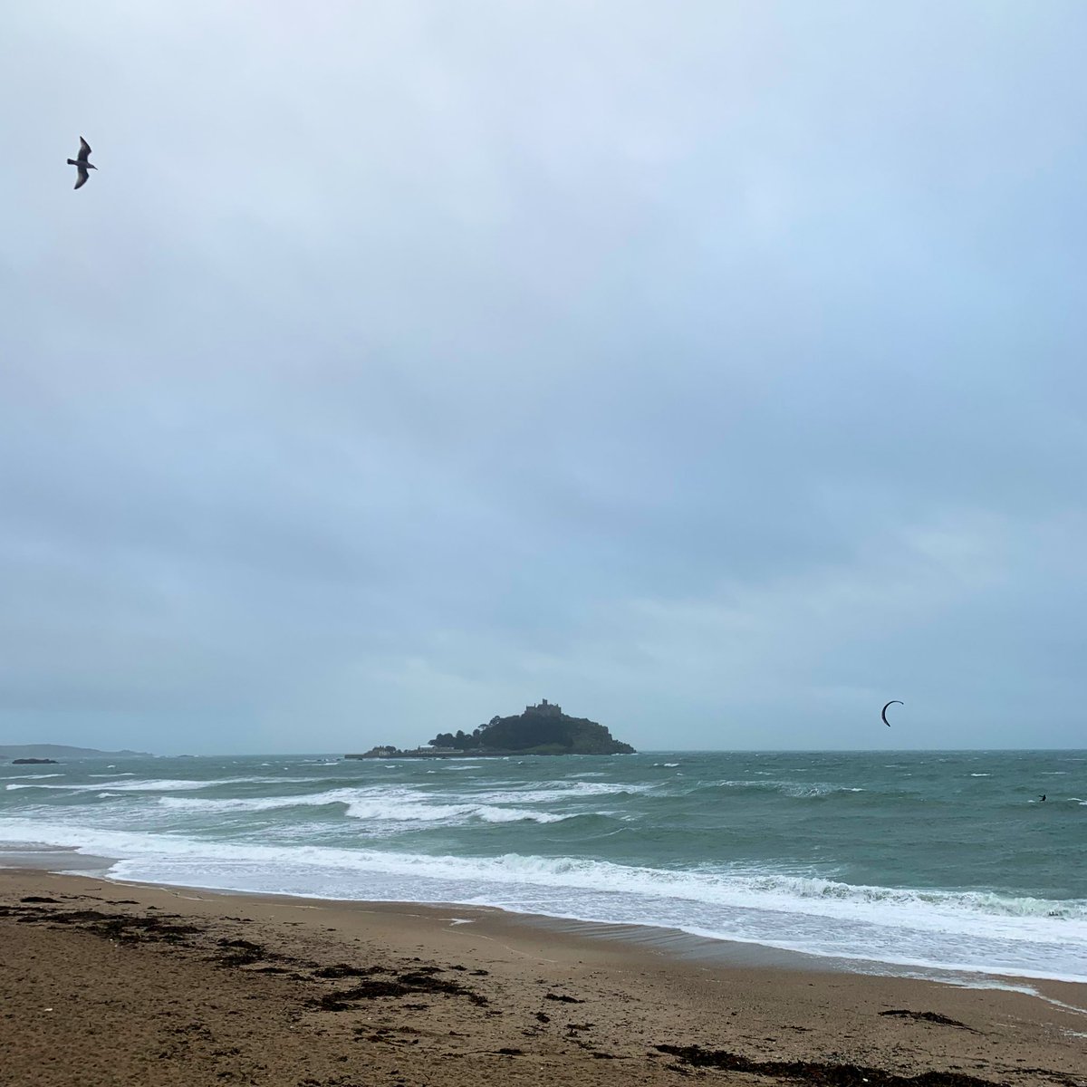 TimmyKernow's tweet photo. A blustery #StMichaelsMount in Marazion #Cornwall #Kernow #December #NewYearBreak https://t.co/NwGejlNkF2