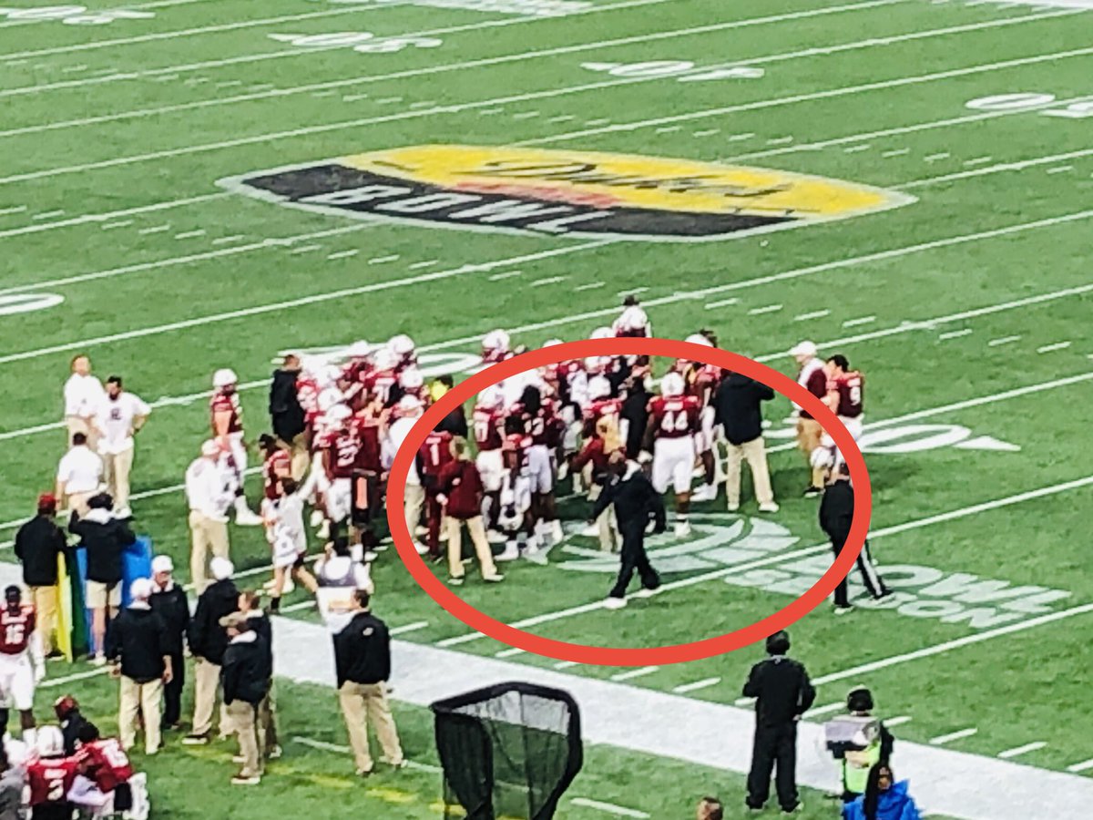 LarryAudas's tweet photo. @GamecockFB rocket from 2-win team to 7-win brotherhood.  @CoachSBeamer’s secret “love” weapon?  @DMoSpeaks always inspiring, encouraging young men - even in a time out. #DukeMayoBowl #UNCvsUSC #Gamecocks https://t.co/K8Q1F5GrzZ