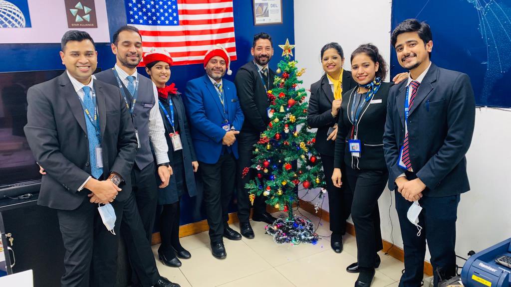 WeAreDEL_United's tweet photo. Great things in business are never done by a single person, they are done by a team of people !! A little token of thanks to each of this wonderful set of people -@weareunited https://t.co/Qckqr0DeIW