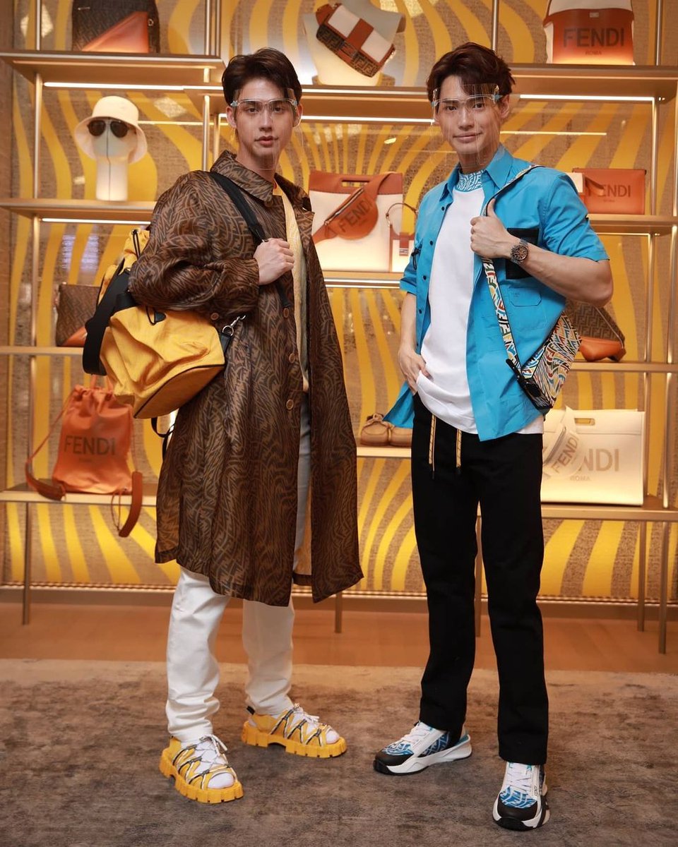 BrightWinPhoto's tweet photo. Good morning
พี่ไบร์ท @bbrightvc
น้องวิน @winmetawin
วันสุดท้ายของปีแล้ว สิ่งใดที่ไม่ดีก็ขอให้ทิ้งไว้ในปีเก่า เปิดรับสิ่งใหม่ๆสิ่งที่ดีในปีใหม่ที่จะถึงนี้นะคะ
มีรอยยิ้มคร้า
#GoodmorningBrightWin https://t.co/7b5gOgZQ0E