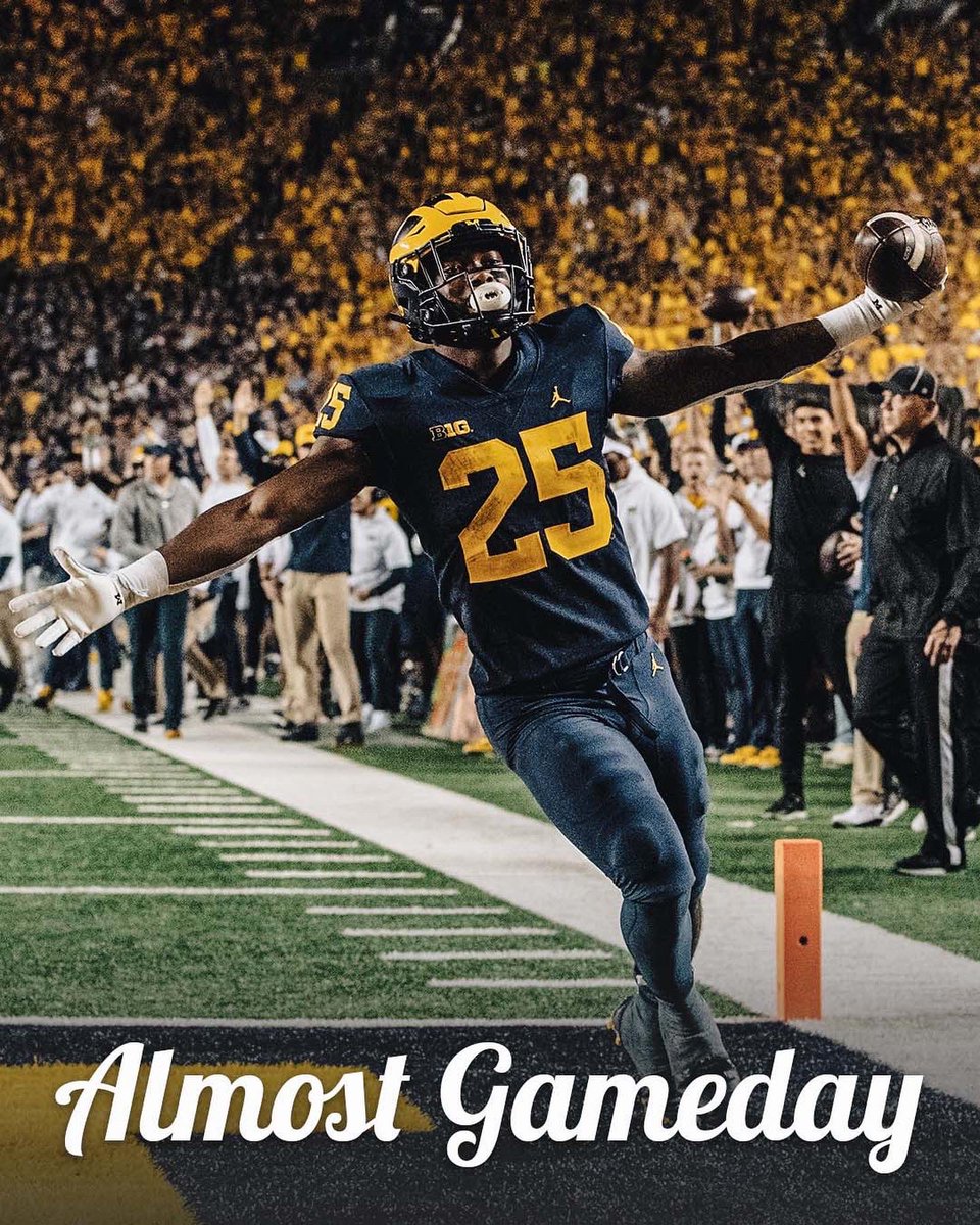 OrangeBowl's tweet photo. Soon. 🤝 

#GoBlue https://t.co/w120OLHjVy