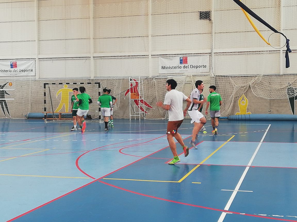 FutsalWanderers's tweet photo. Último entrenamiento del año, pensando en lo que se vendrá para el 2022. ¡Vamos con todo! 💚👀

Sponsors:

@MSLCorporateOk 
@YorkHelados 
#Kineactivochile 
#GlobalMusic 
@Mov15deAgosto https://t.co/3DCZuLXIDd