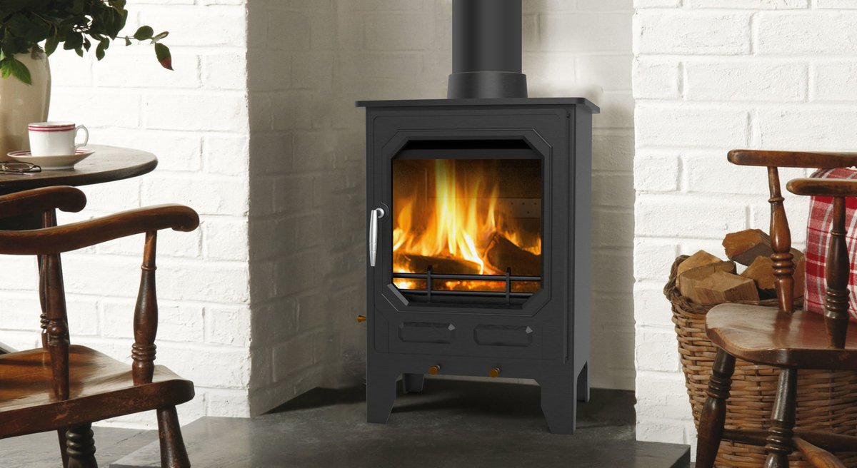 Ecodesign 2022, made of steel plate,this stove includes secondary, tertiary and external air intake for A+ combustion efficiency. #stove  #ecofriendly