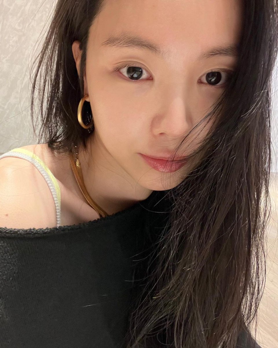 AllForNaeun's tweet photo. 211231 #Naeun Instagram Update #손나은 #나은 

https://t.co/YdJBqleU5u https://t.co/3sD9Z0ns0t
