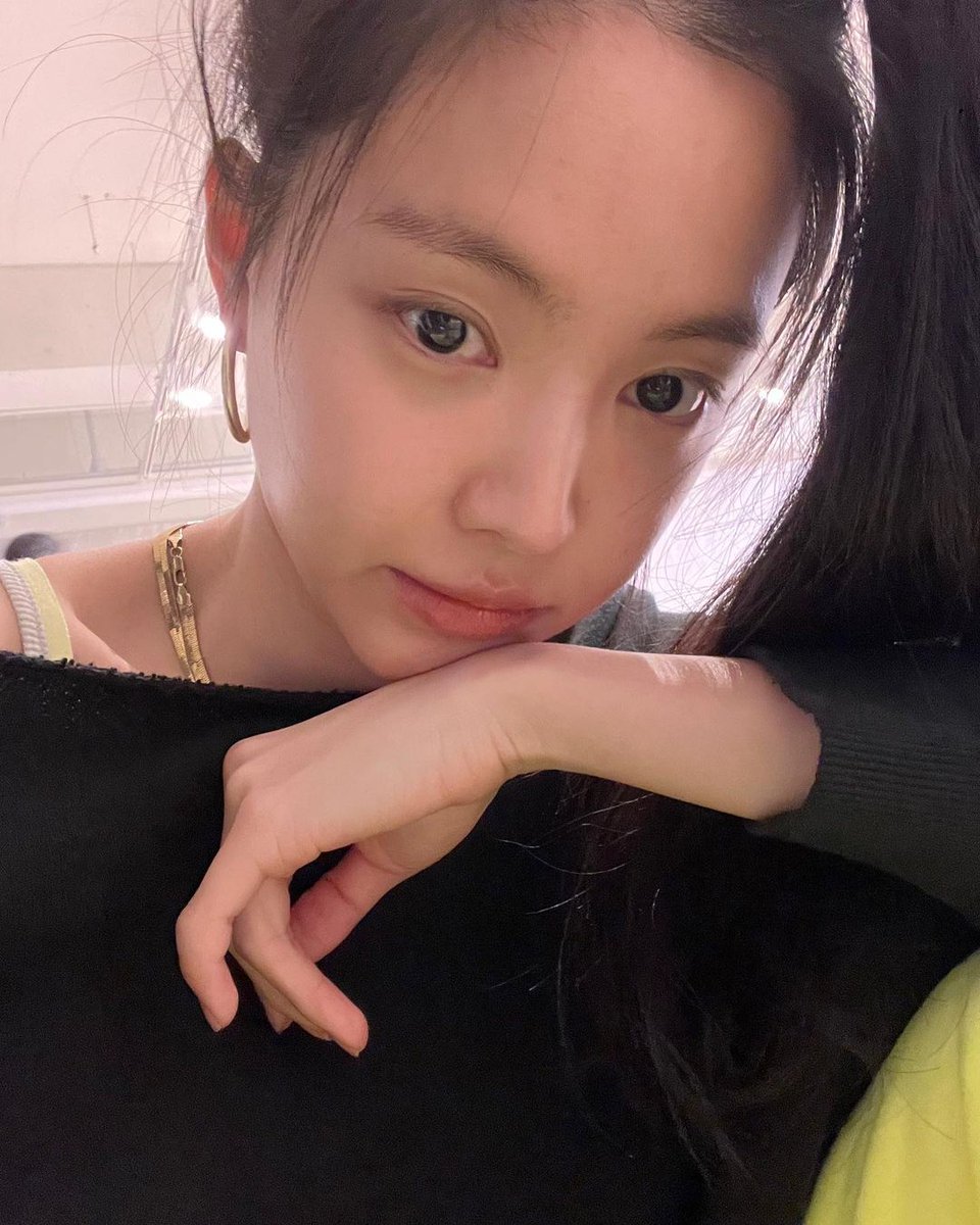 AllForNaeun's tweet photo. 211231 #Naeun Instagram Update #손나은 #나은 

https://t.co/YdJBqleU5u https://t.co/r3DuIAX5fr