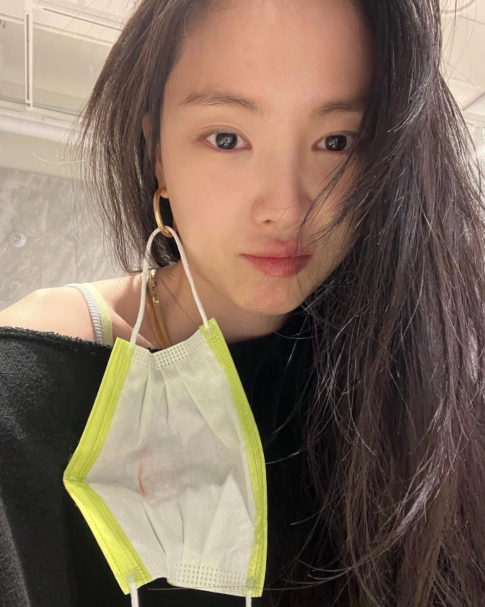 AllForNaeun's tweet photo. 211231 #Naeun Instagram Update #손나은 #나은 

https://t.co/YdJBqleU5u https://t.co/r3DuIAX5fr