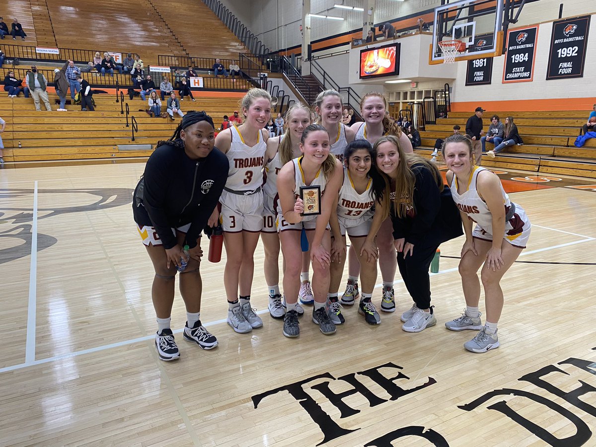 The Lady Trojans finish the day with a 48-45 win over Kokomo. Carly Balas was named to the all tournament team!