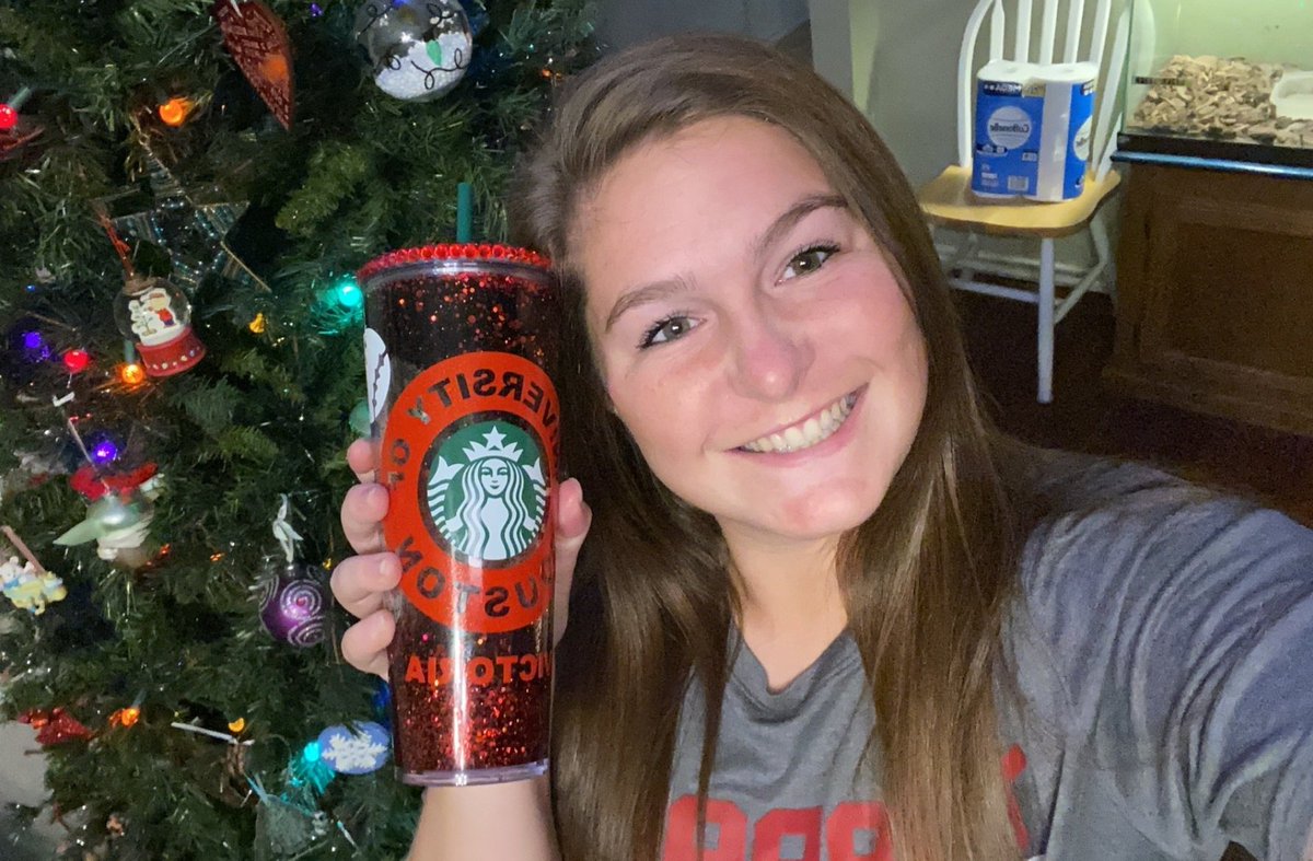 AMNTX18u's tweet photo. #AMNTXRFamily join me in wishing our very own #2017Alumni @UHV_Softball #AsstCoach Zoe Miranda Aka No Chill @nochillzo_ a very happy birthday https://t.co/ABMjZUqqVc