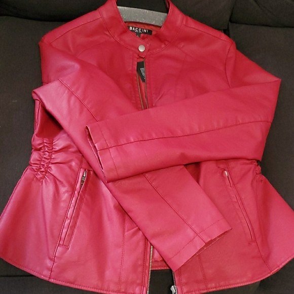 TippysTreasures's tweet photo. So good I had to share! Check out all the items I'm loving on @Poshmarkapp #poshmark #fashion #style #shopmycloset #baccini #cesfemme #brighton: https://t.co/TNUgCfaqRw https://t.co/URLjV9bPKO