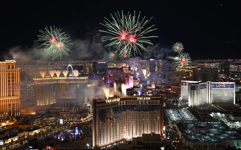 Around 300,000 people are expected to celebrate #NYE2021 on the Las Vegas Strip tomorrow night: bit.ly/3qtEupE