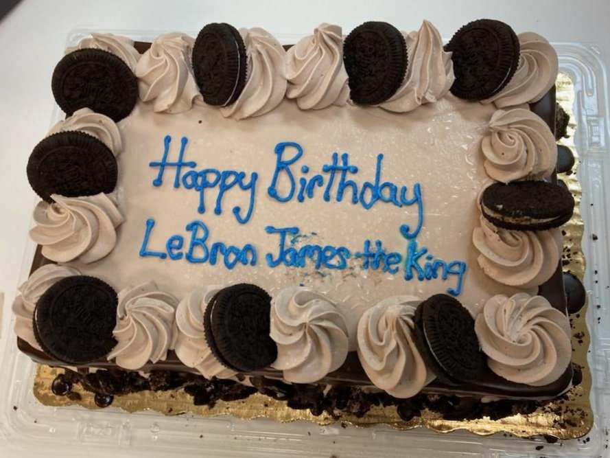 #HappyBirthdayLeBronJames Happy Birthday <a href="/KingJames/">LeBron James</a>