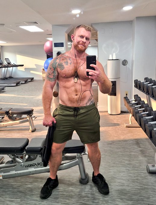 #TenYearChallenge  2011               2021 https://t.co/a8KUtbkEPS<a href="/tag/tenyearchallenge"class="tags">#TenYearChallenge</a>