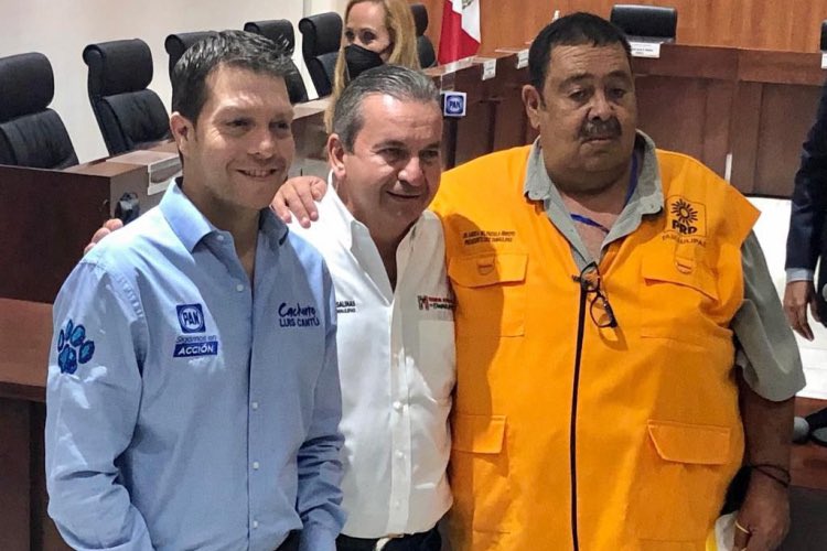edgarmelhem's tweet photo. Buscando coincidencias para un mejor gobierno y dejando a un lado las diferencia, hoy registramos ante @TodosSomosIETAM el convenio de coalición #VaPorTamaulipas integrada por @PRITampsOficial @PanTamaulipas @PRDTamaulipas https://t.co/cqWKN5xNRY
