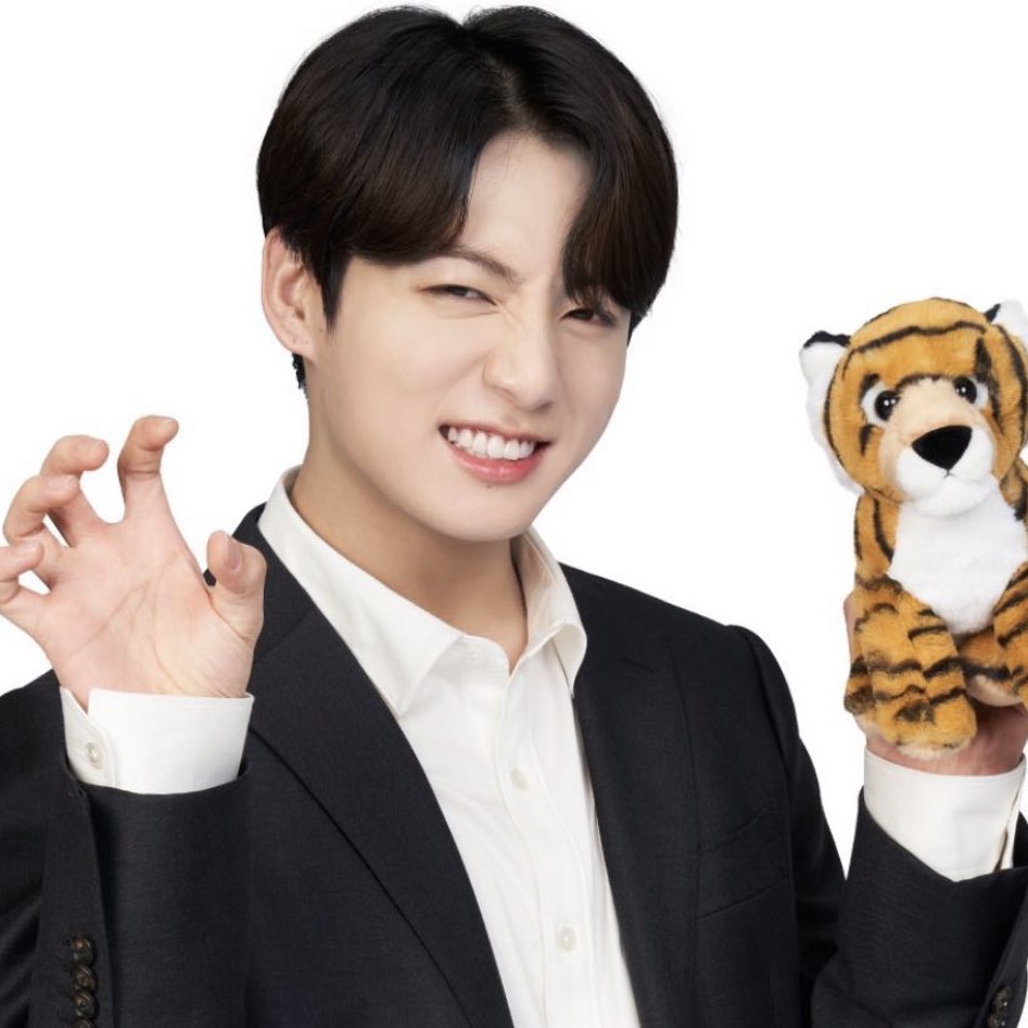 dreamjeons's tweet photo. quick everyone act scared! https://t.co/1pqsV16ws8